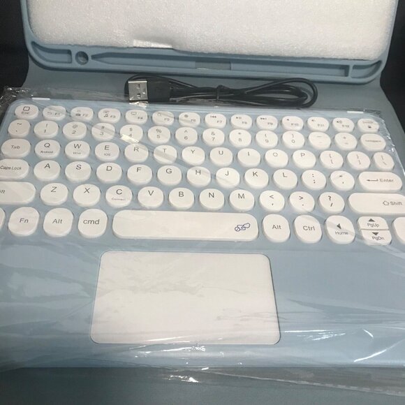 Keyboard Case for iPad Pro 11-inch (2nd,3rd, 4th Gen) 2020-2022 Soft Blue - Picture 3 of 6